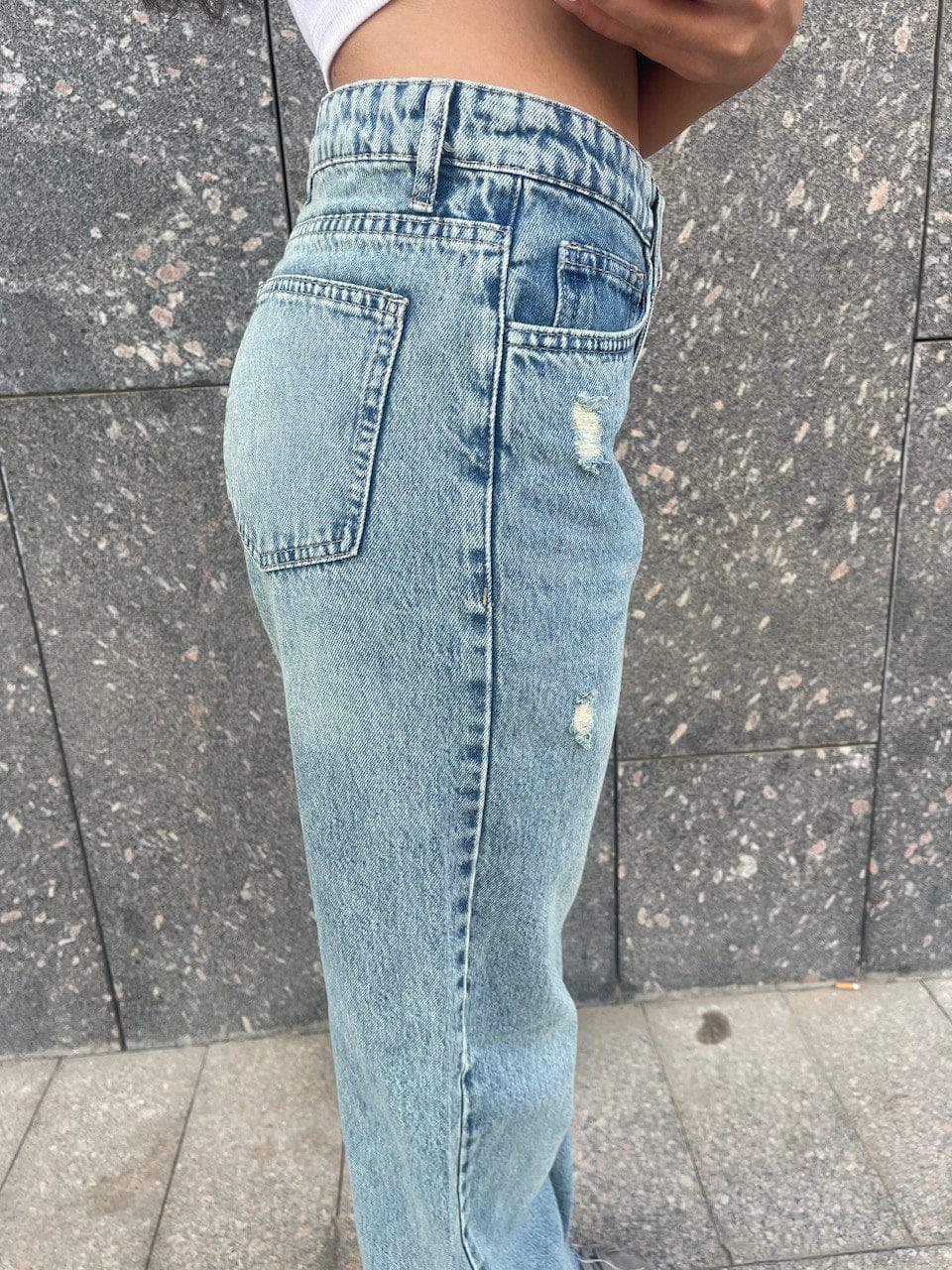 Hight-waist light acid wash straight leg jeans