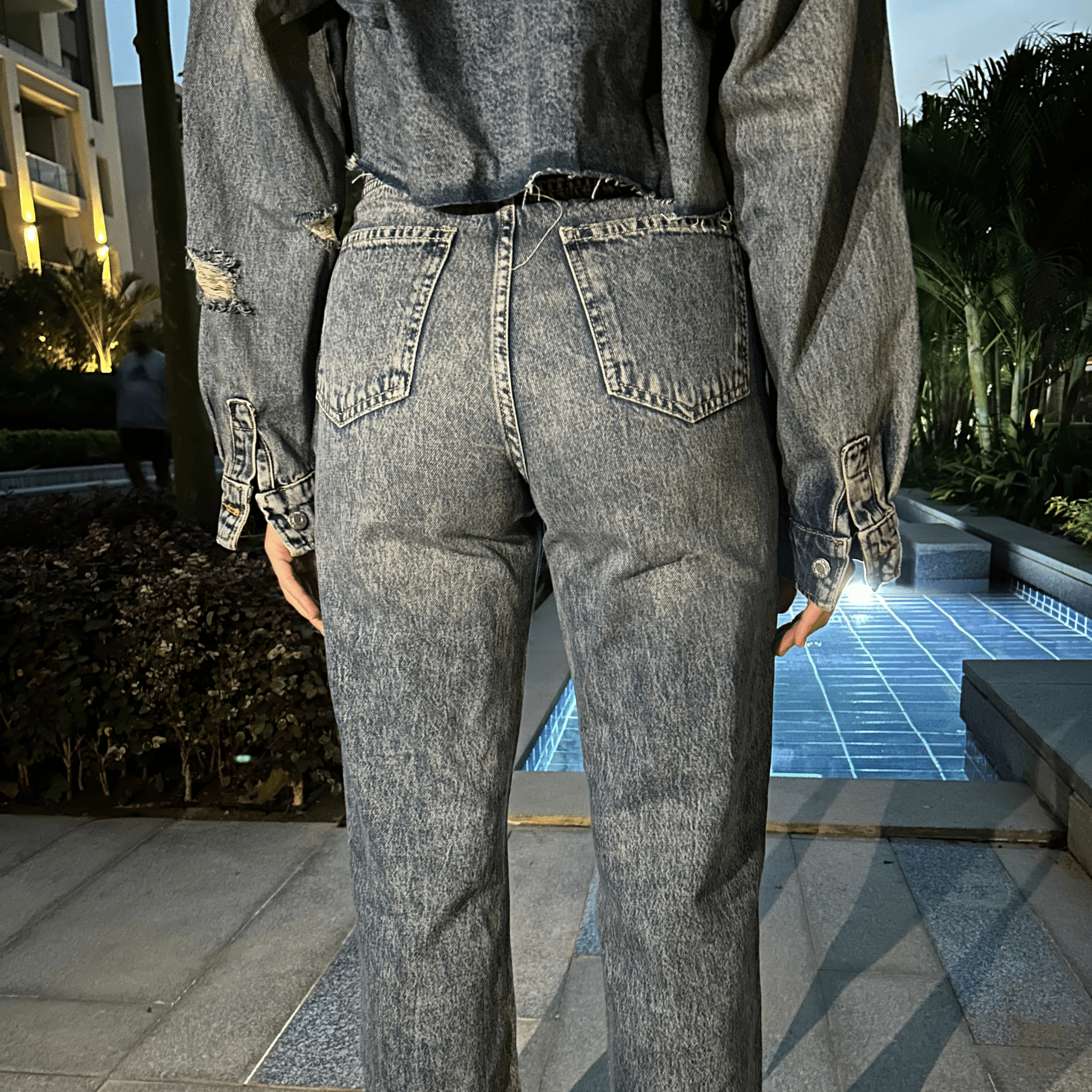 Straight-leg Jeans with a small slit
