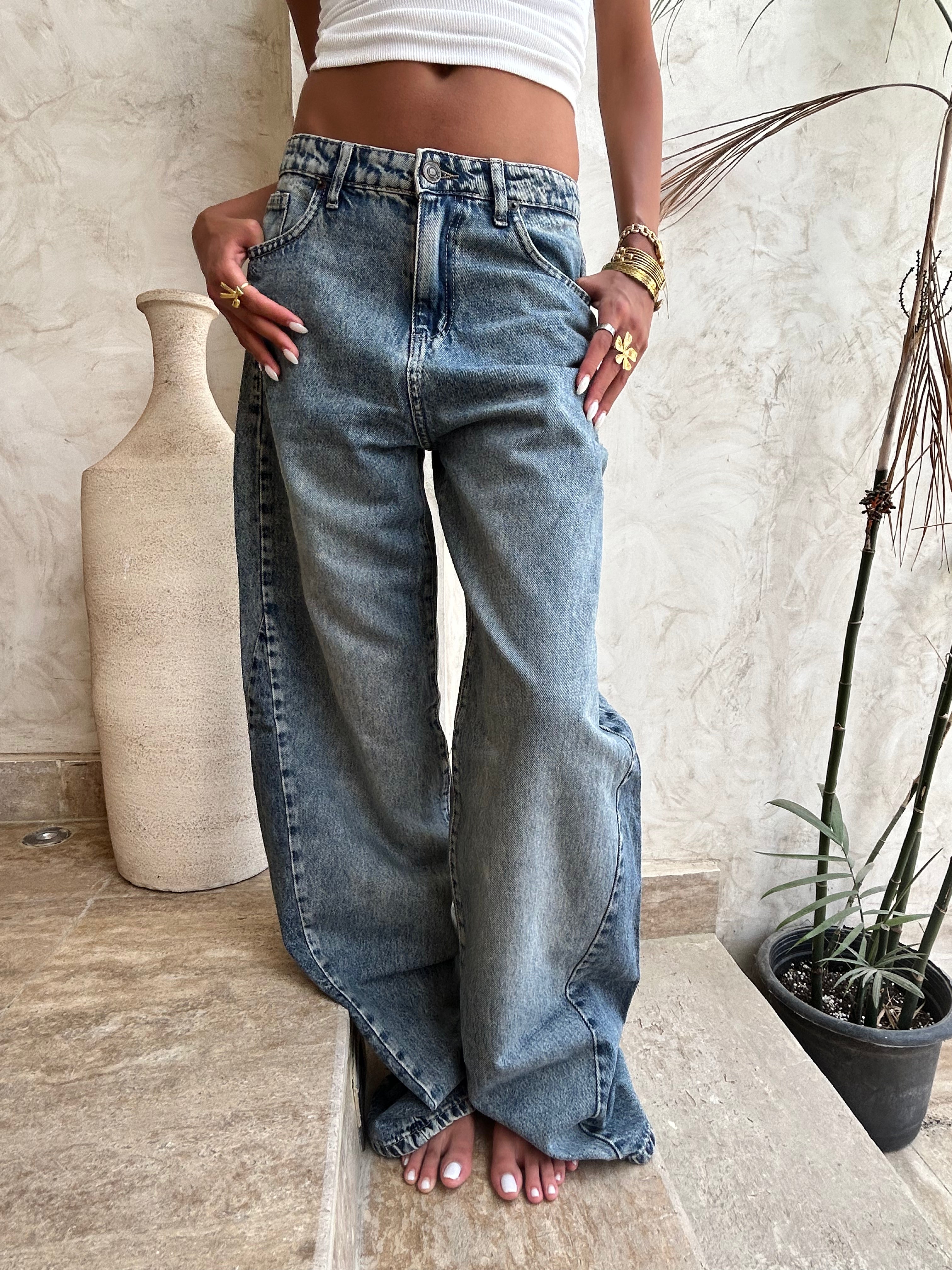 Wide Leg - Dark color with dark slit