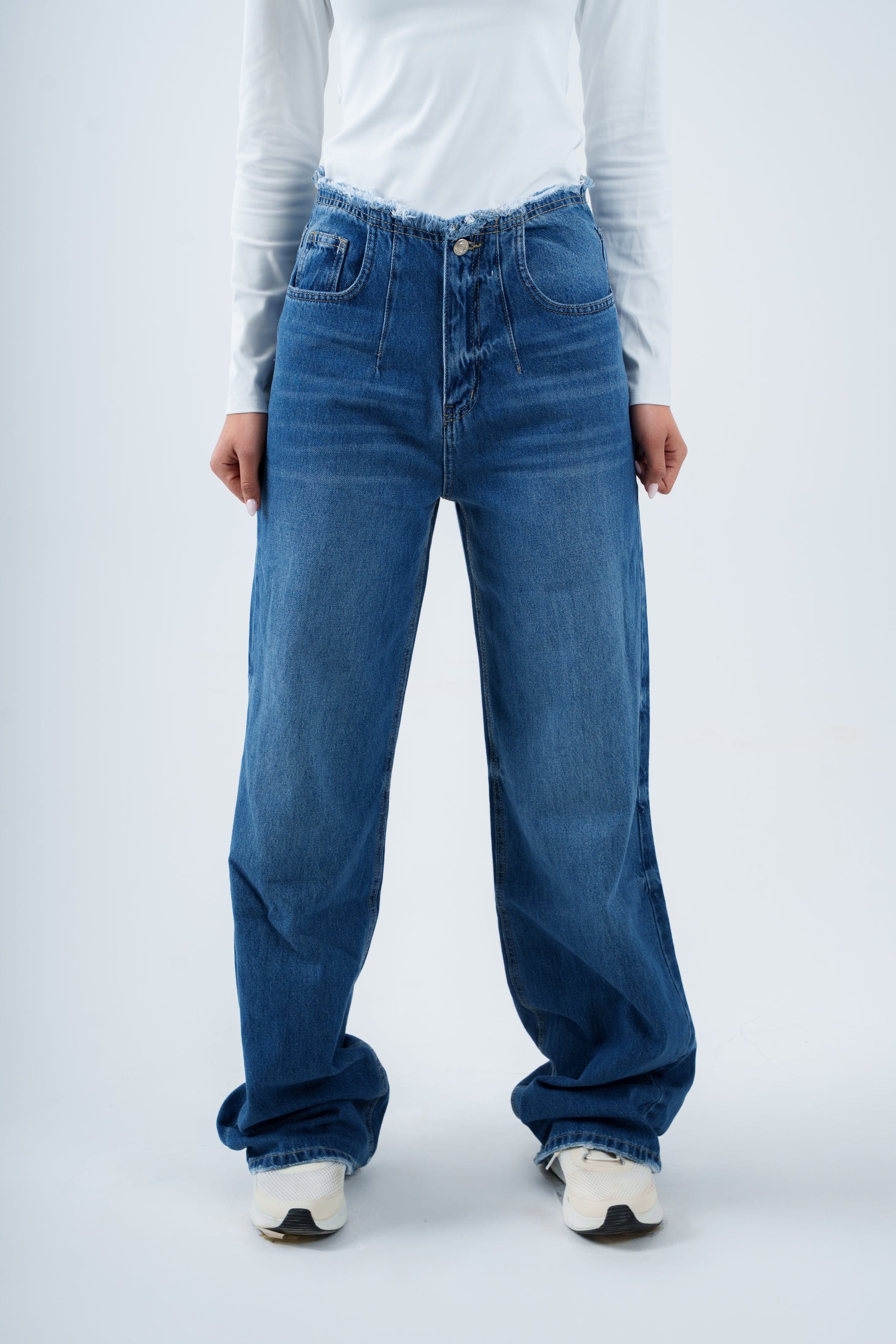 بنطلون جينز بدون خصر وواسع الساق متوسط الغسيل