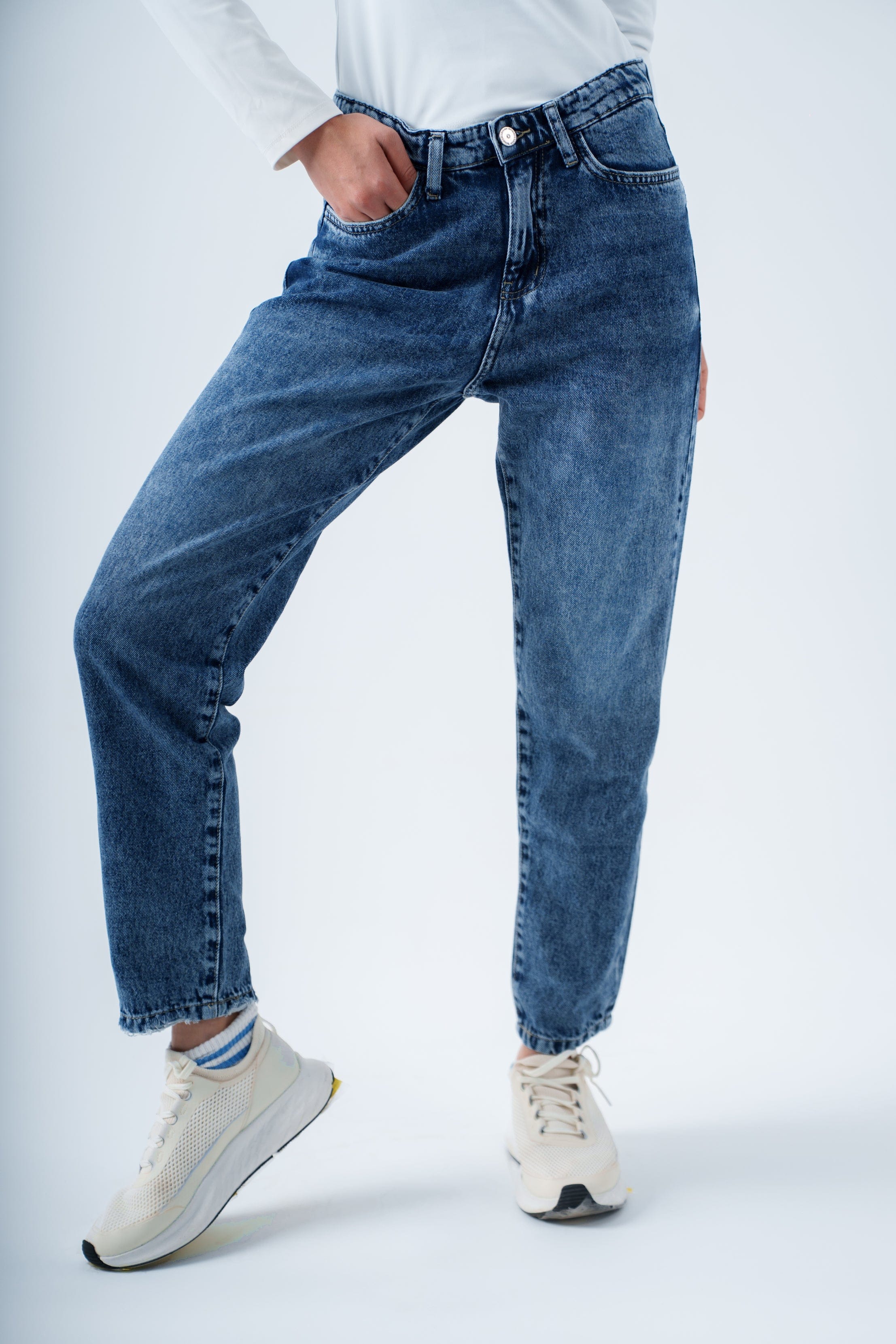 High-Waist medium Blue Mom Fit Jeans