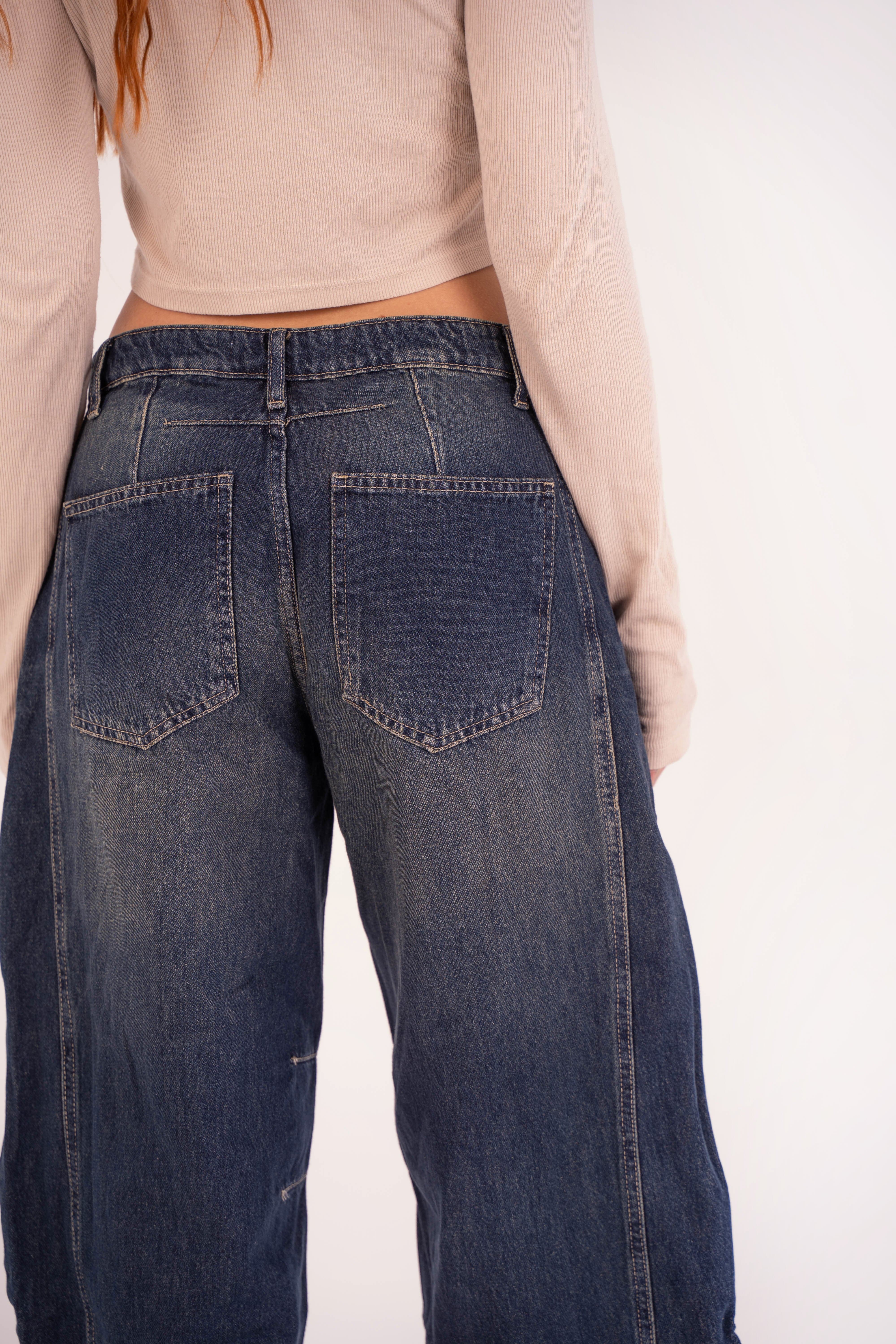 جينز بقصّة البالون Dirty Wash