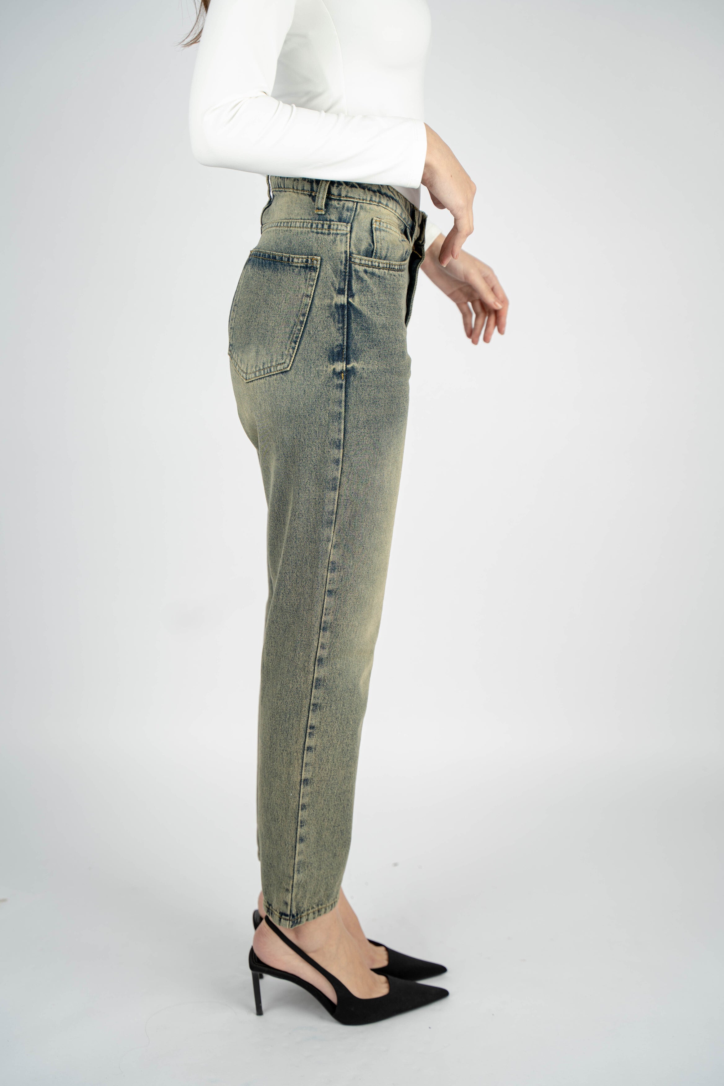 High-Waist Dirty wash Mom Fit Jeans