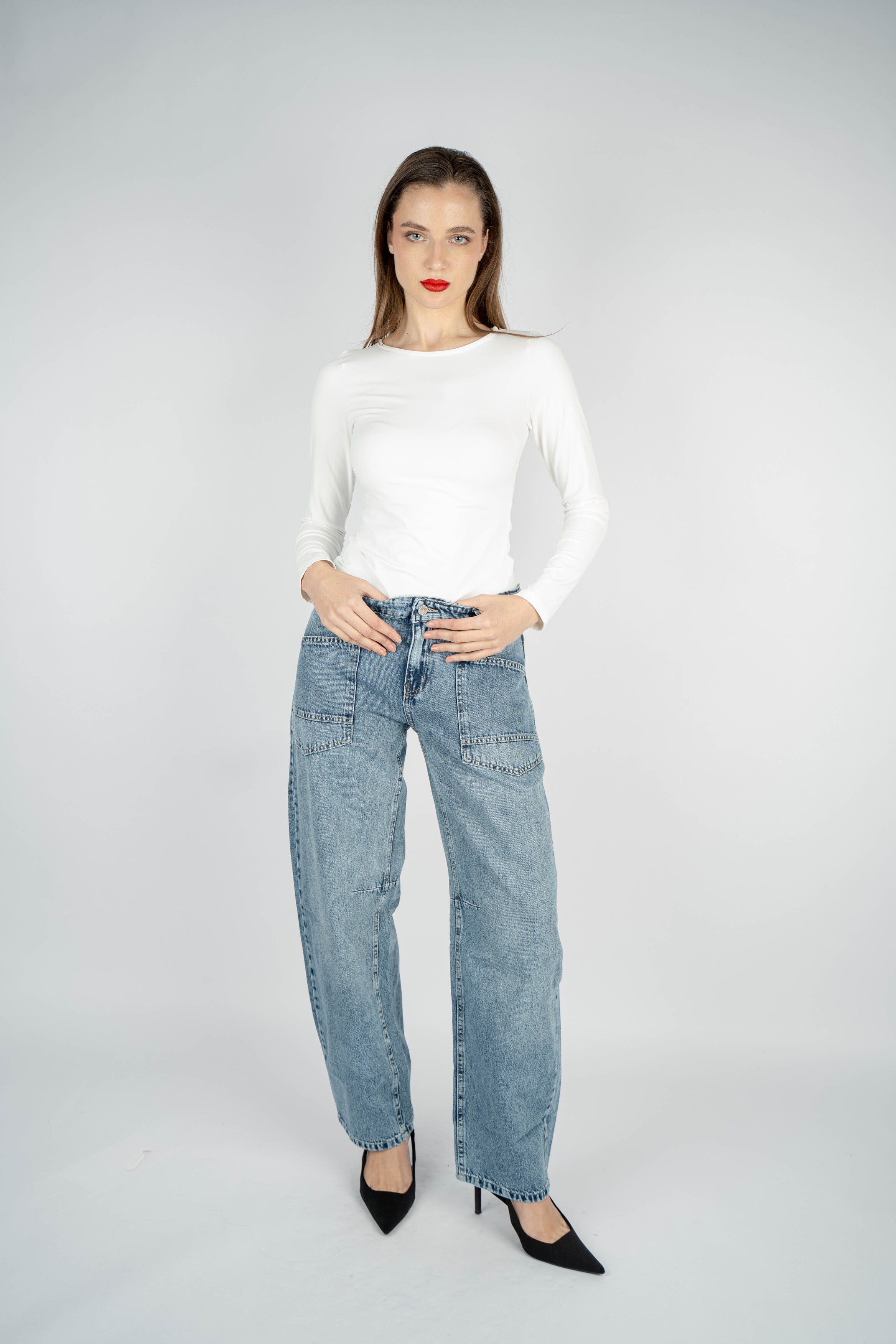 High-waisted Straight Leg Multi Pocket Medium Wash