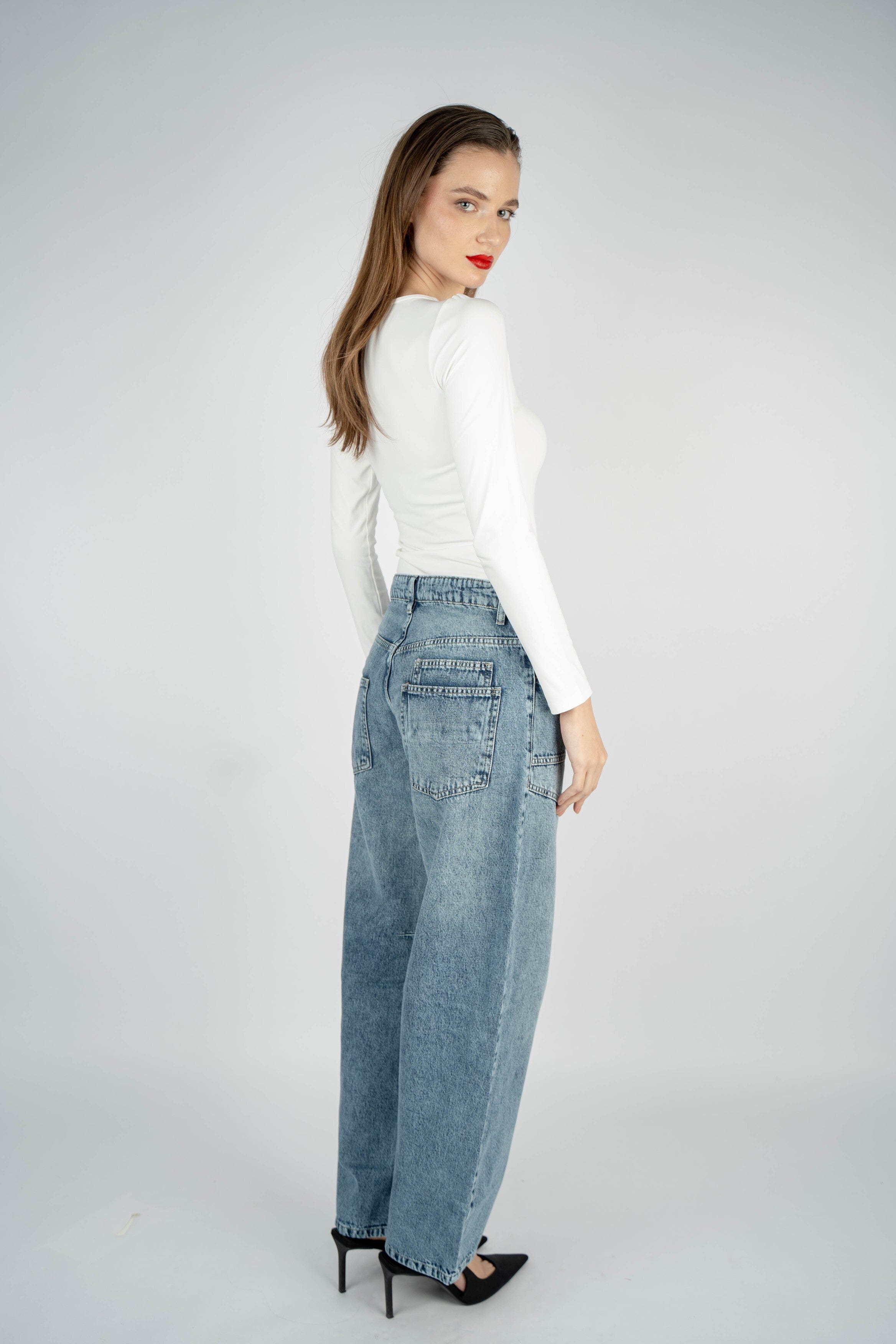 High-waisted Straight Leg Multi Pocket Medium Wash