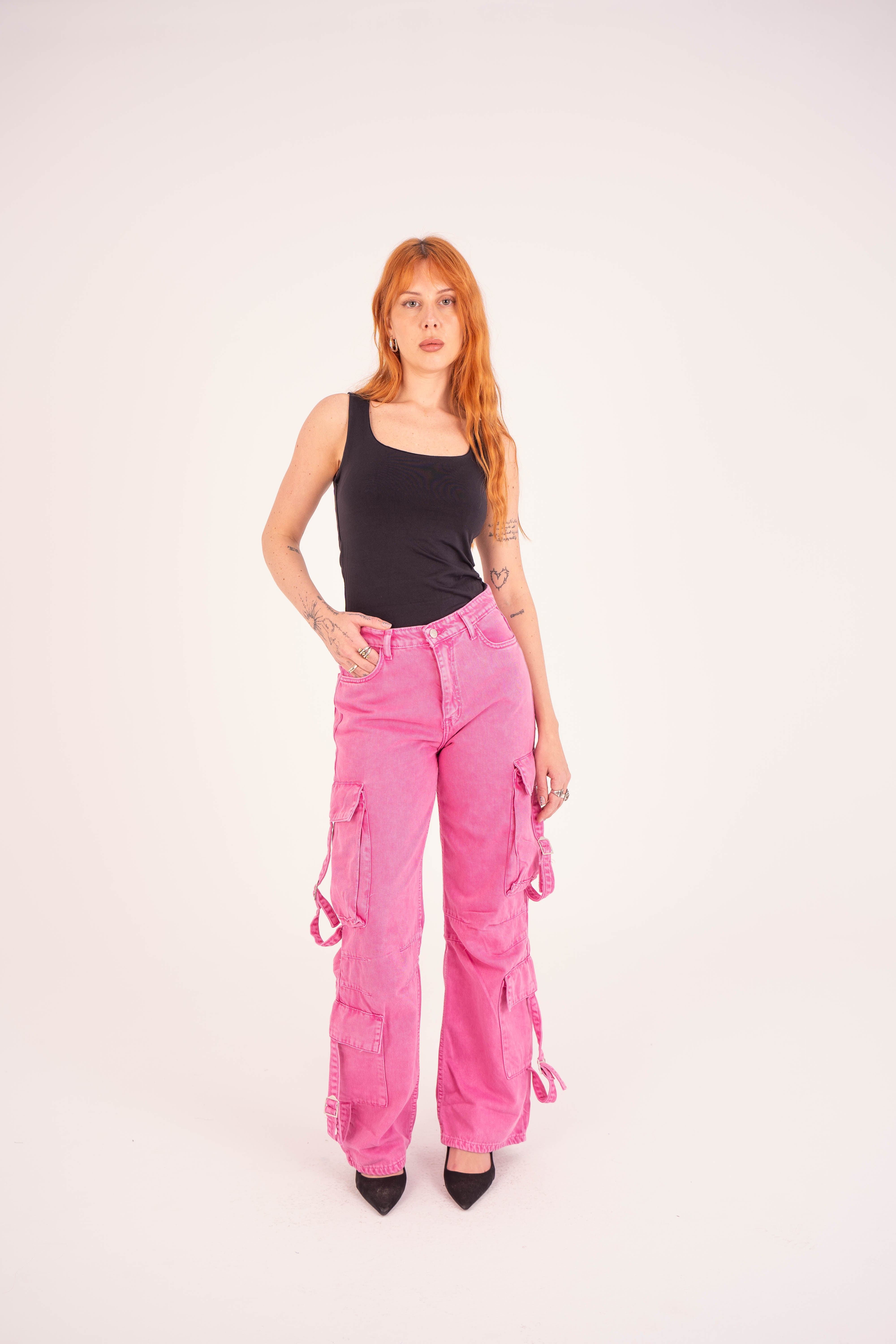 بنطال جينز كارغو وردي اللون بخصر مرتفع