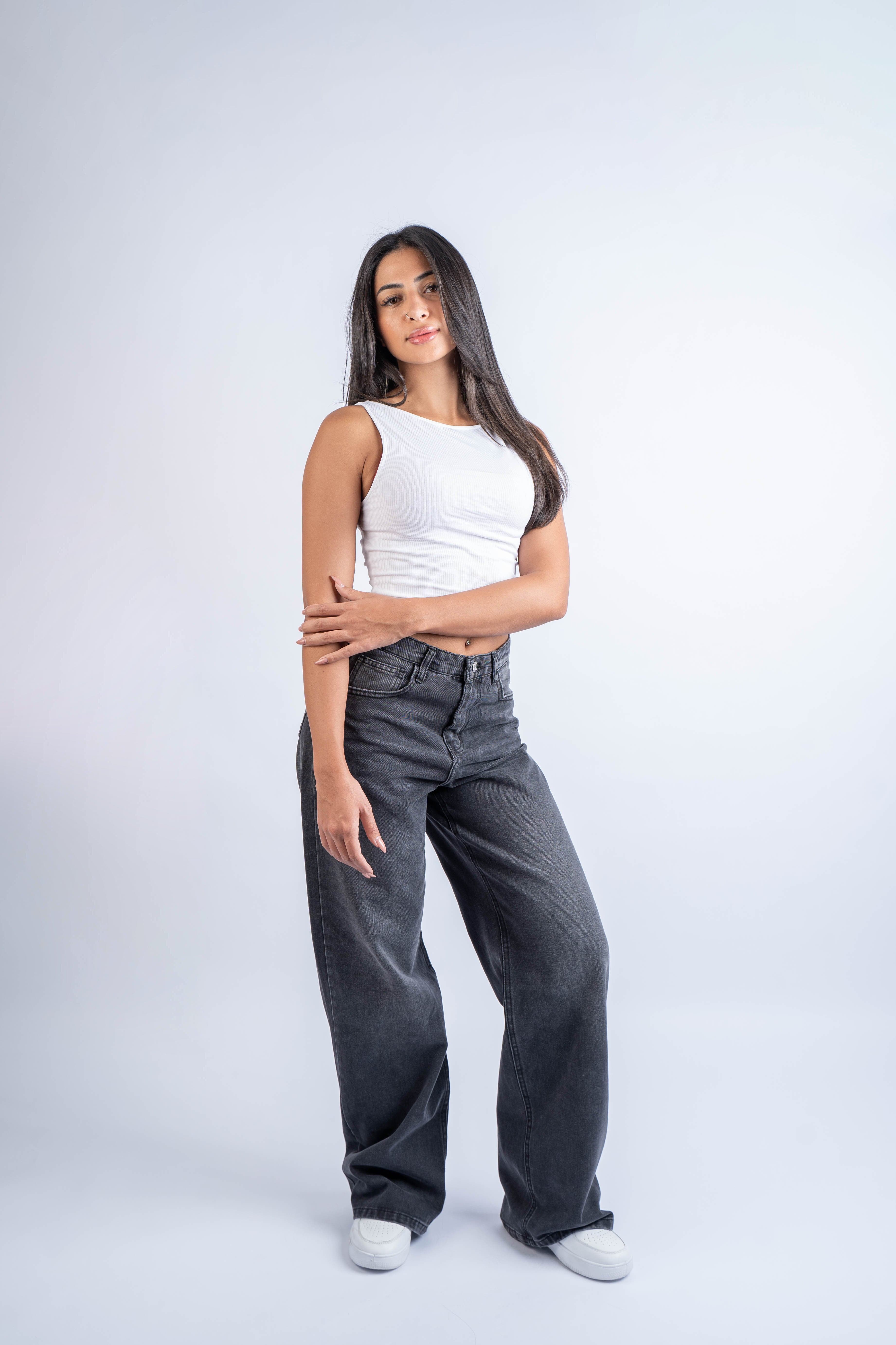 بنطال جينز رمادي واسع الساق بخصر عالٍ