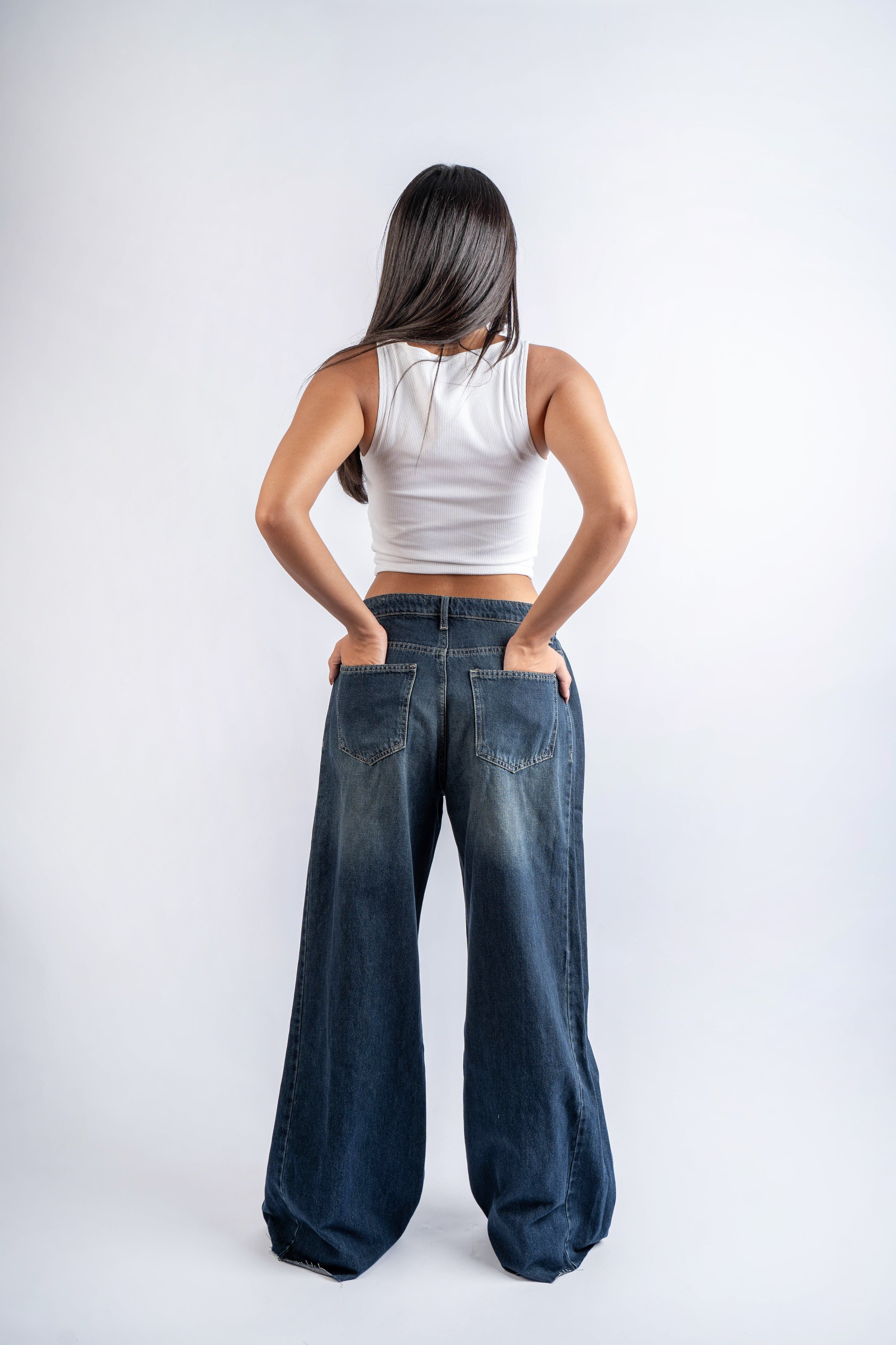 بنطال جينز واسع الساق بخصر مرتفع من Vantage