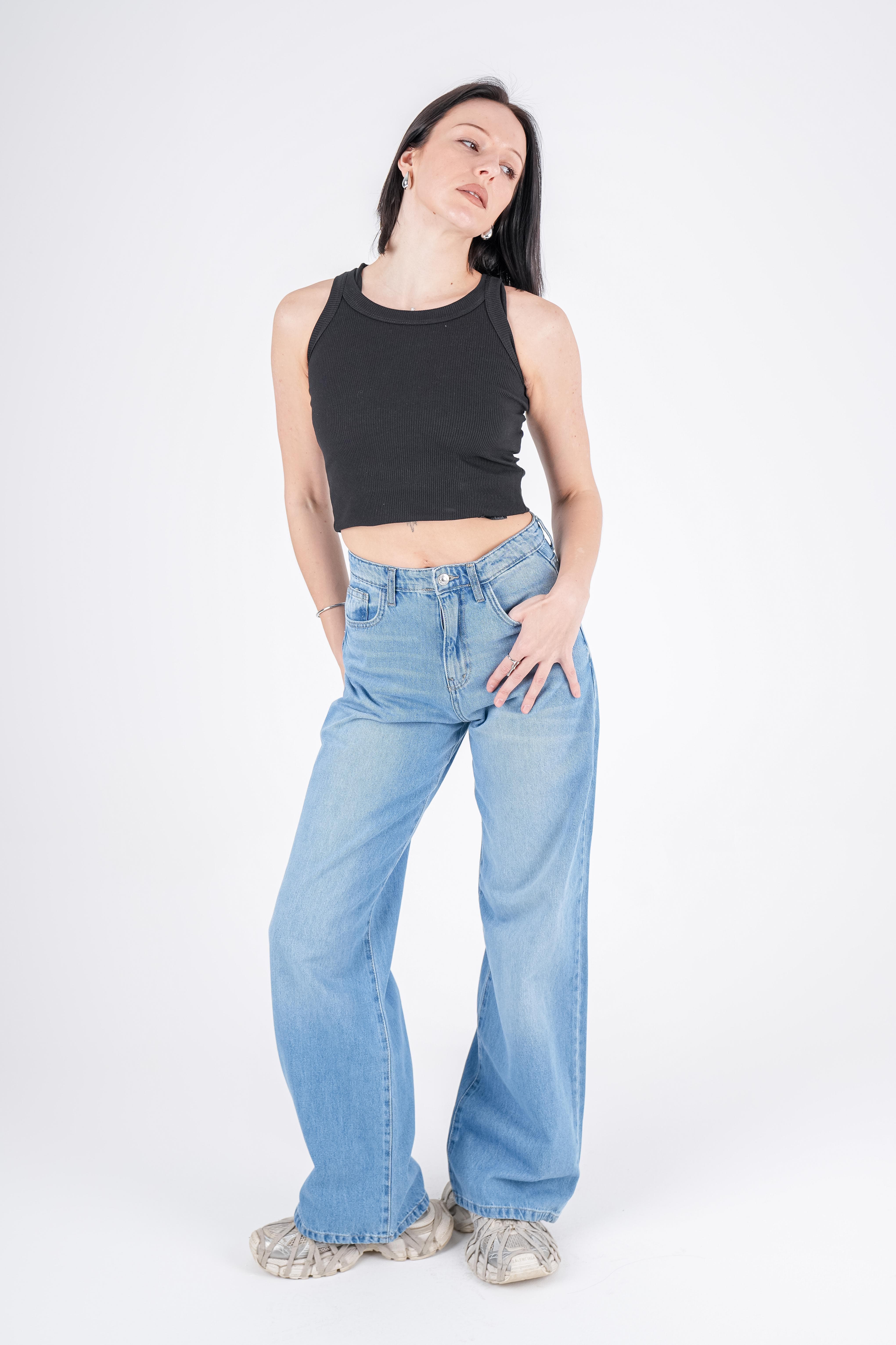 بنطال جينز واسع الساق بخصر مرتفع وغسيل خفيف