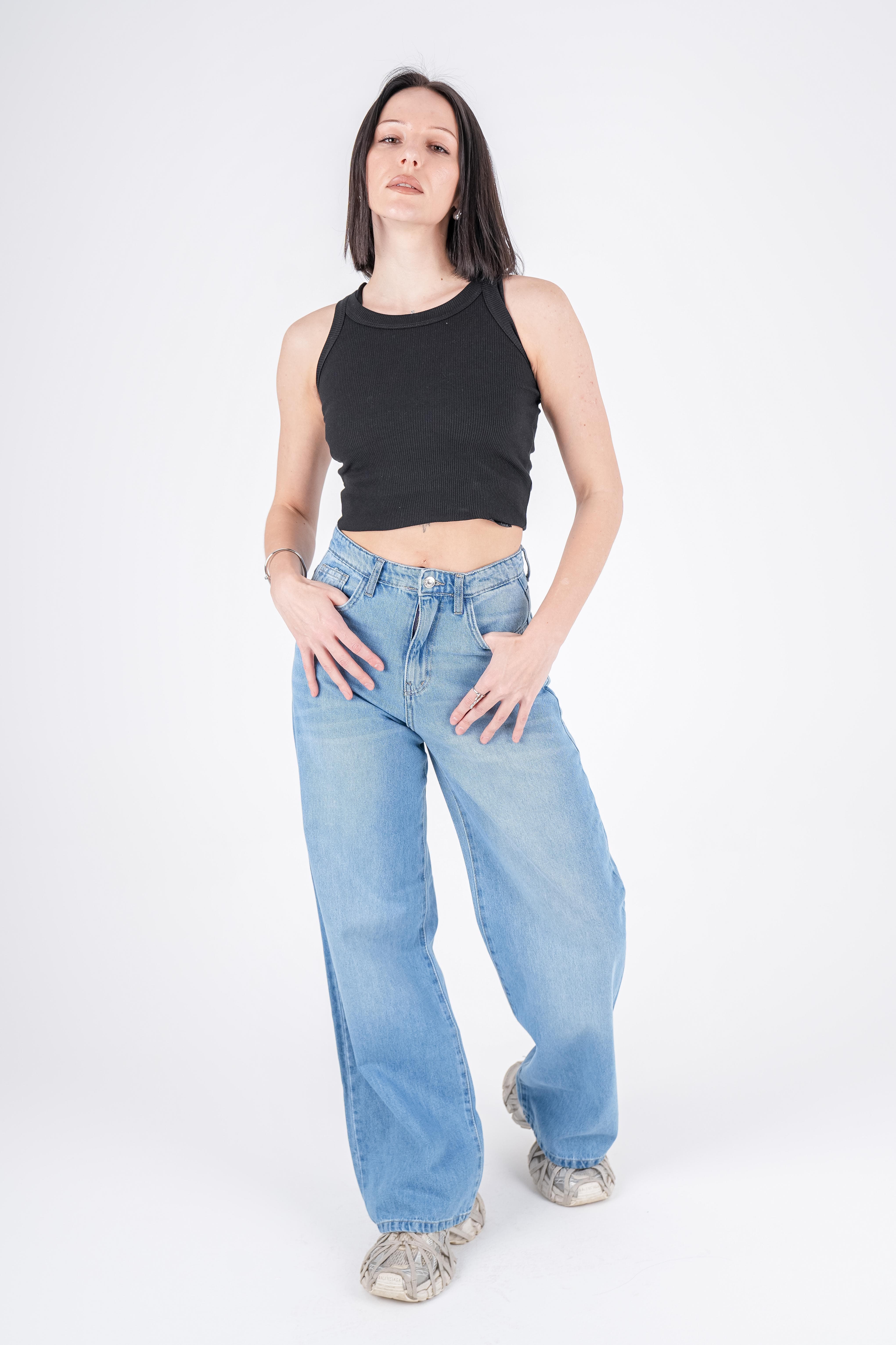 بنطال جينز واسع الساق بخصر مرتفع وغسيل خفيف