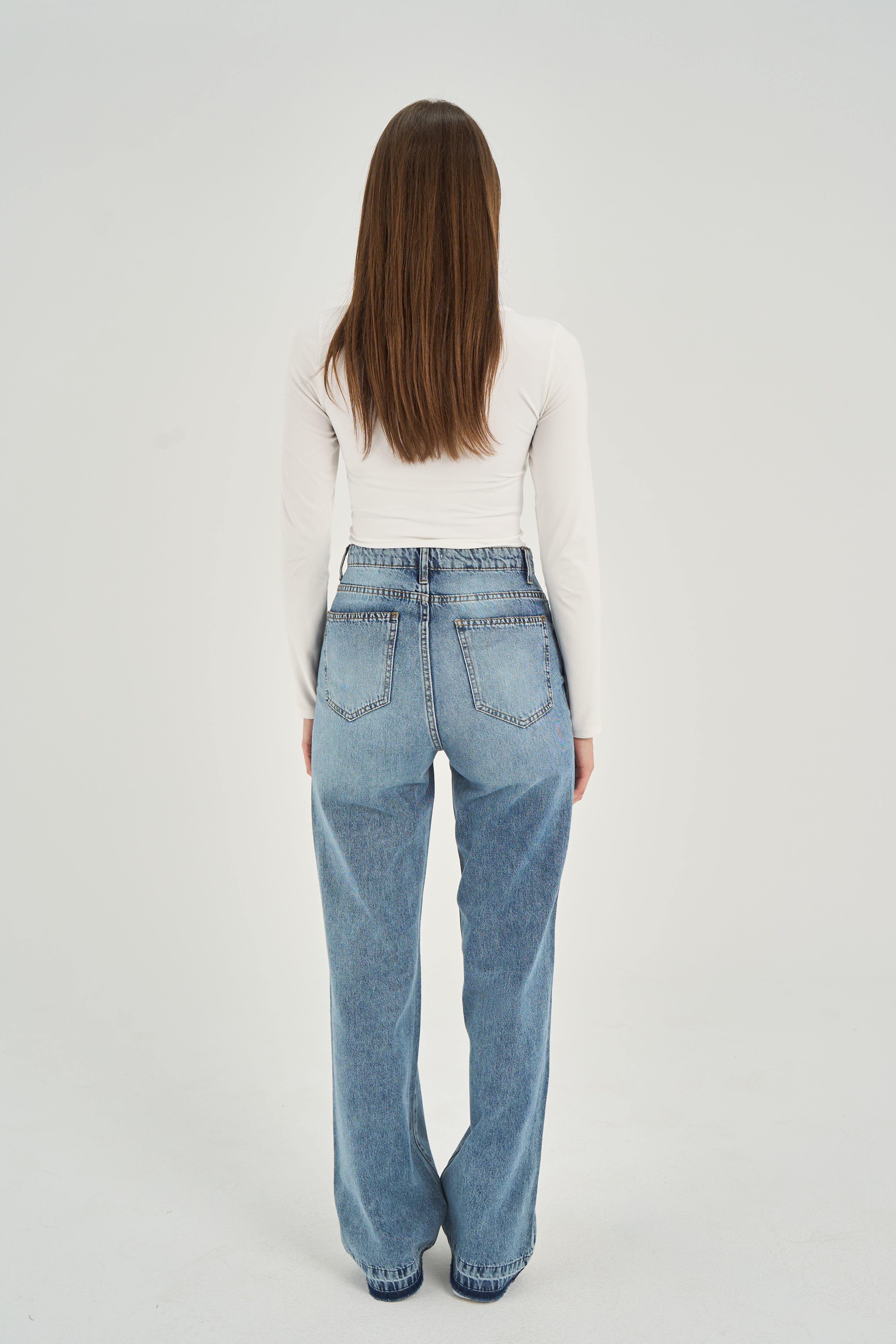 بنطال جينز مستقيم الساق بخصر مرتفع وغسيل خفيف