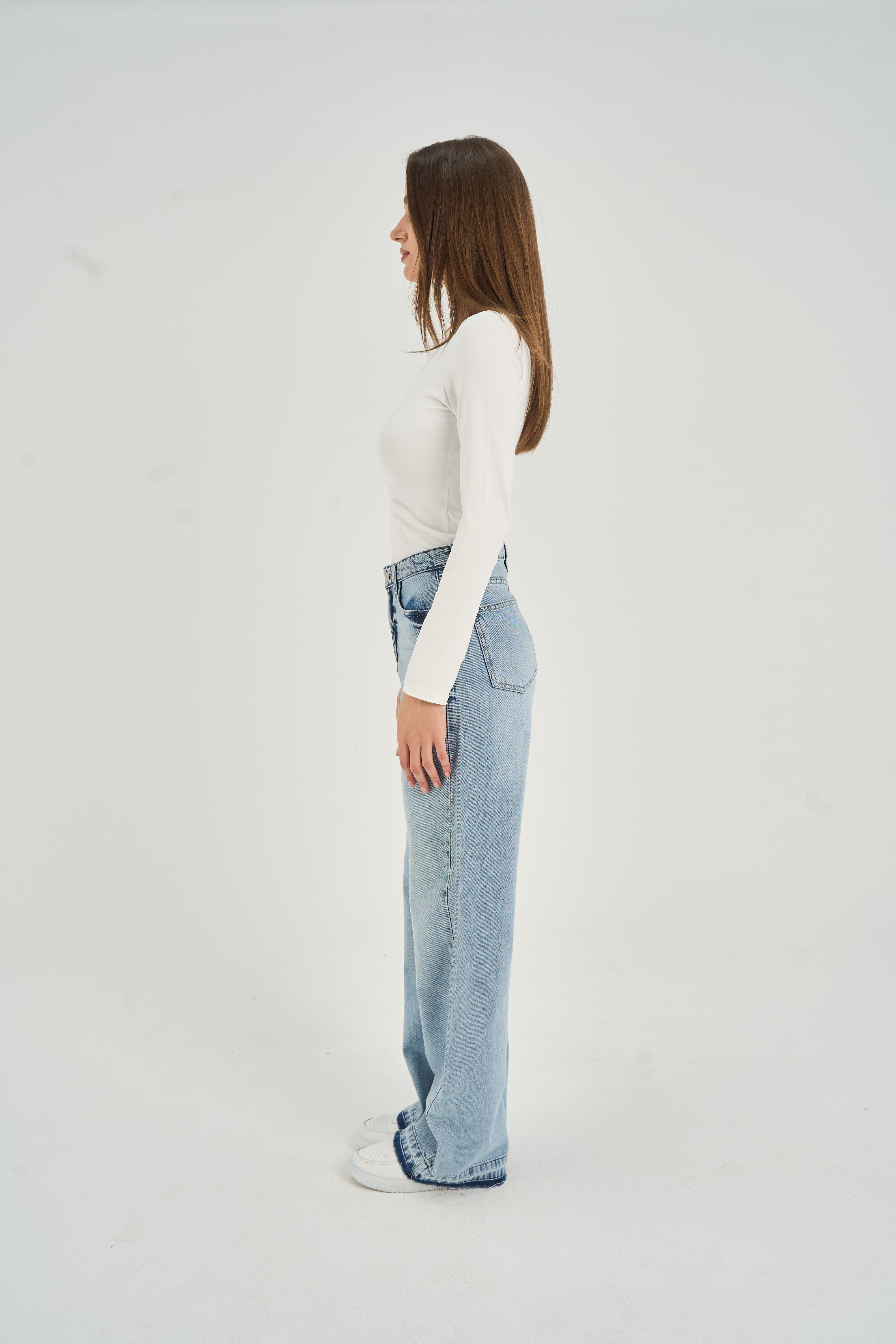 High-Waist Lghit Wash Straight Leg Jeans