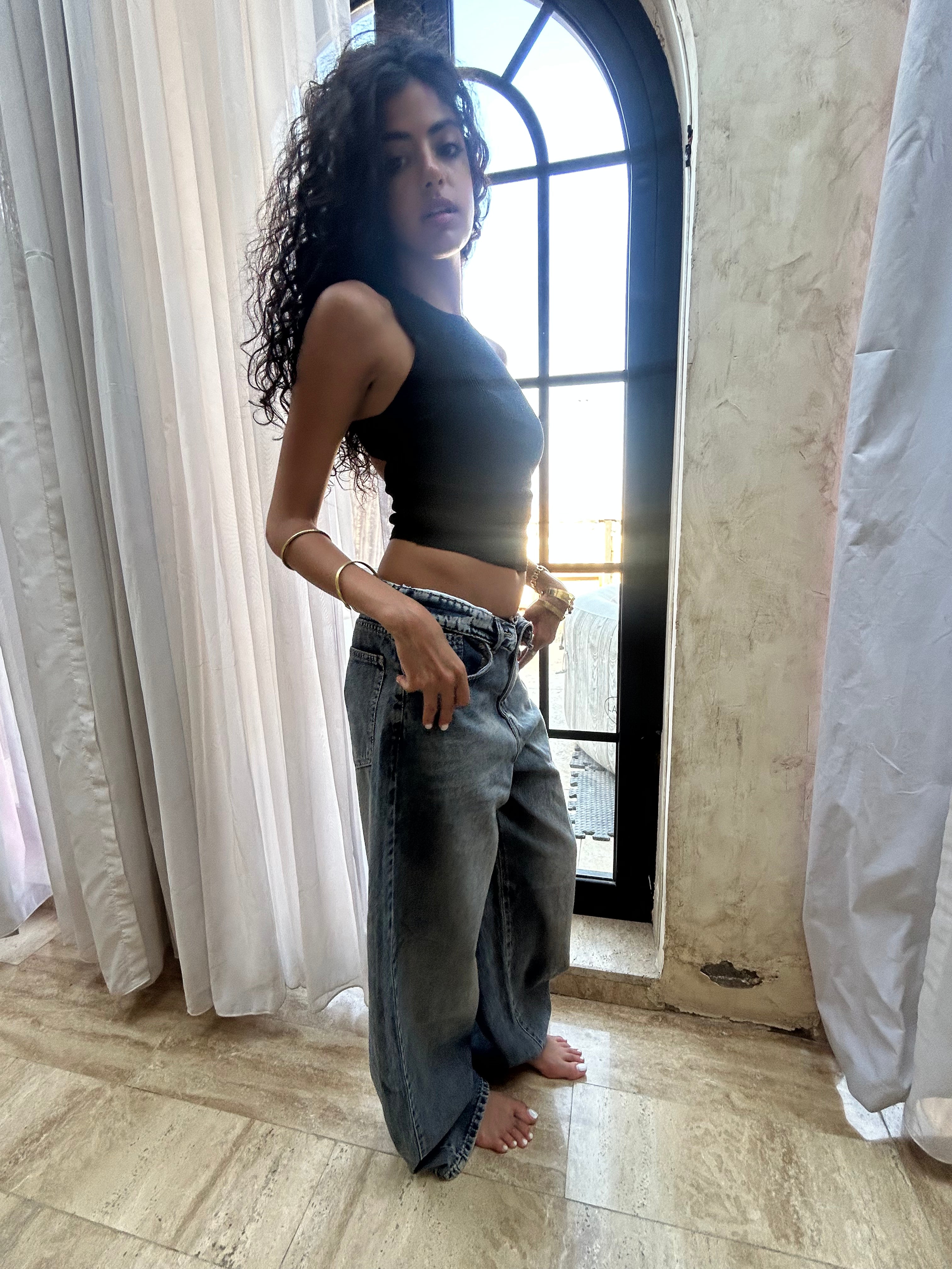 Reversed waist washed jeans - medium waist